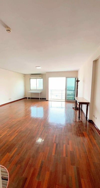 Property image 1 of 8