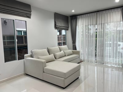 Property image 1 of 18