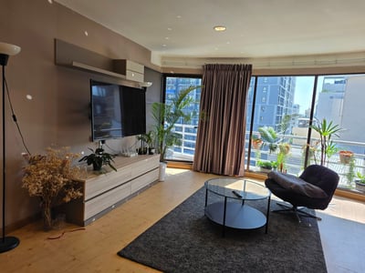 Property image 1 of 12