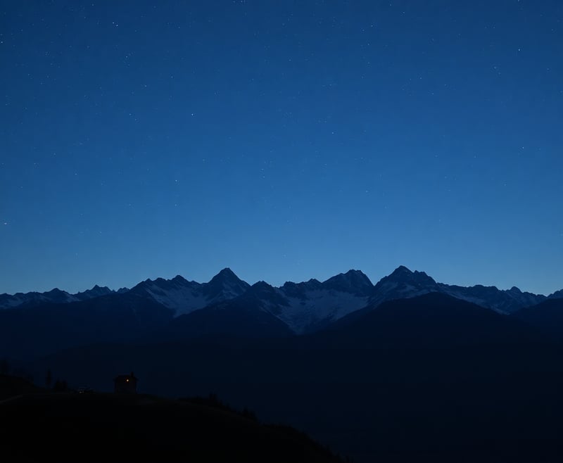 Tramonto Montano con Stelle Visibili