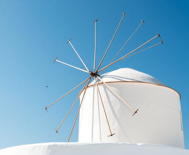 Molino de Viento en Cielo Azul