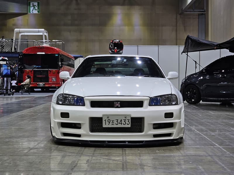 Nissan Skyline R34 — JDM hero image