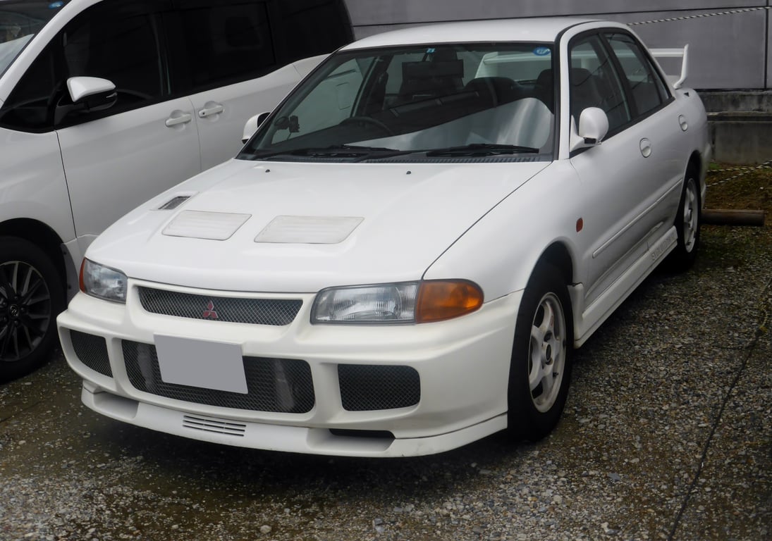 Mitsubishi Lancer GSR Evolution III front view