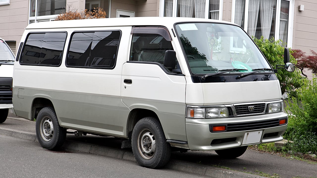 Nissan Caravan Coach 4WD GT Cruise S (E24), front view