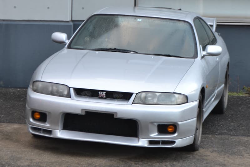 Nissan Skyline R33 GT-R coupe on aftermarket wheels