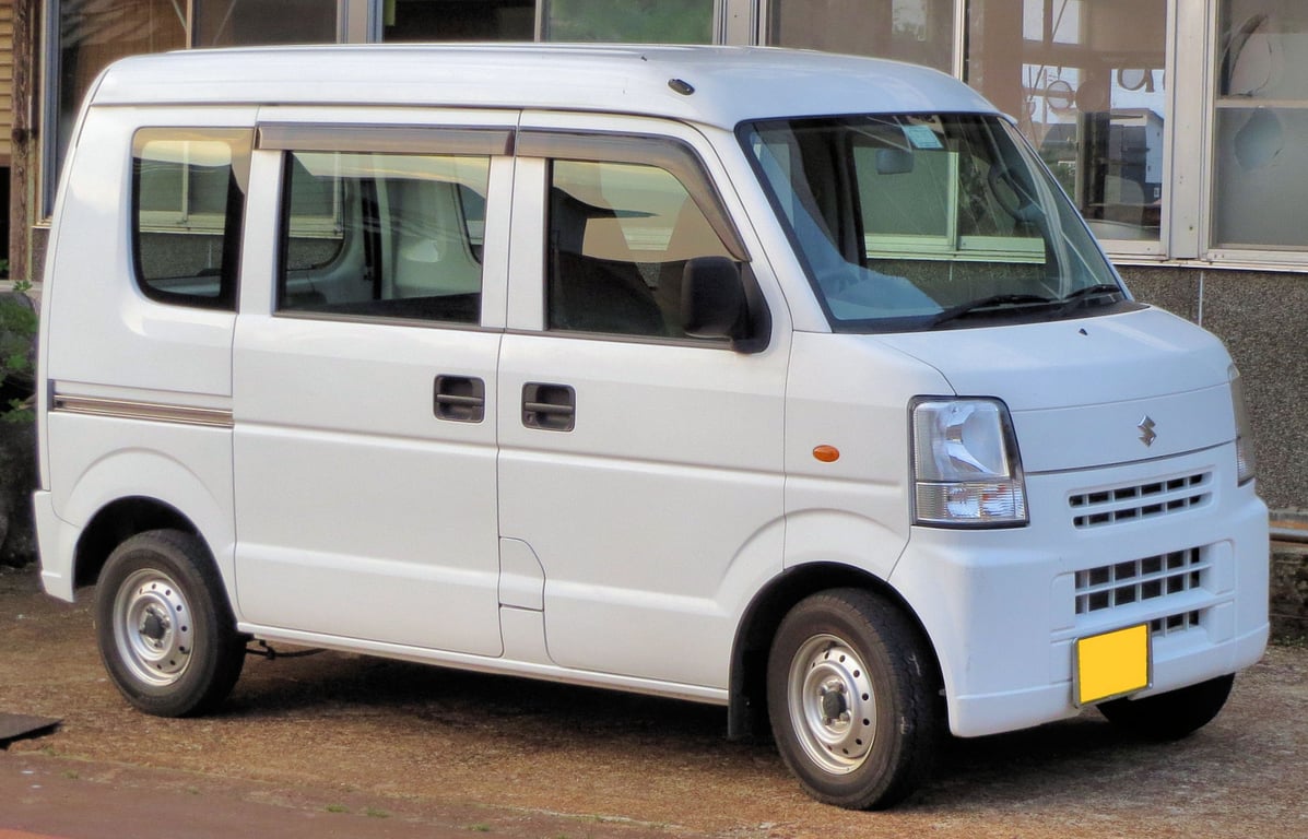 Suzuki Every PA 4WD van (DA64V), front three-quarter view