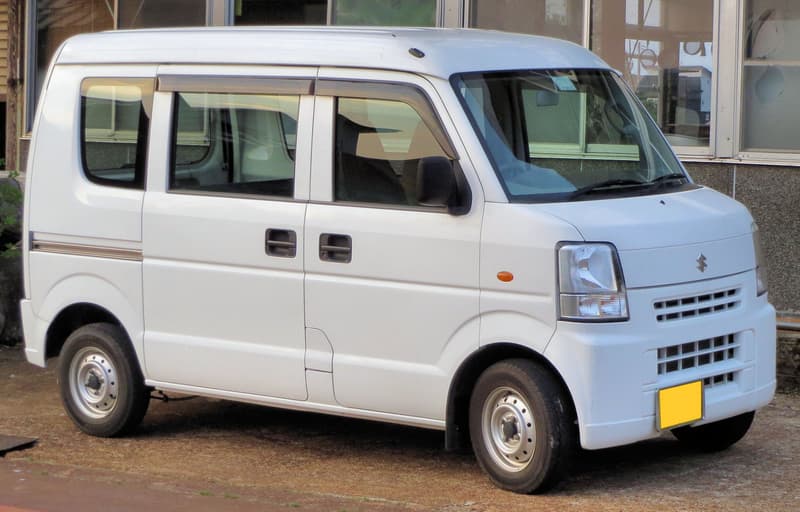 Suzuki Every PA 4WD van (DA64V), front three-quarter view