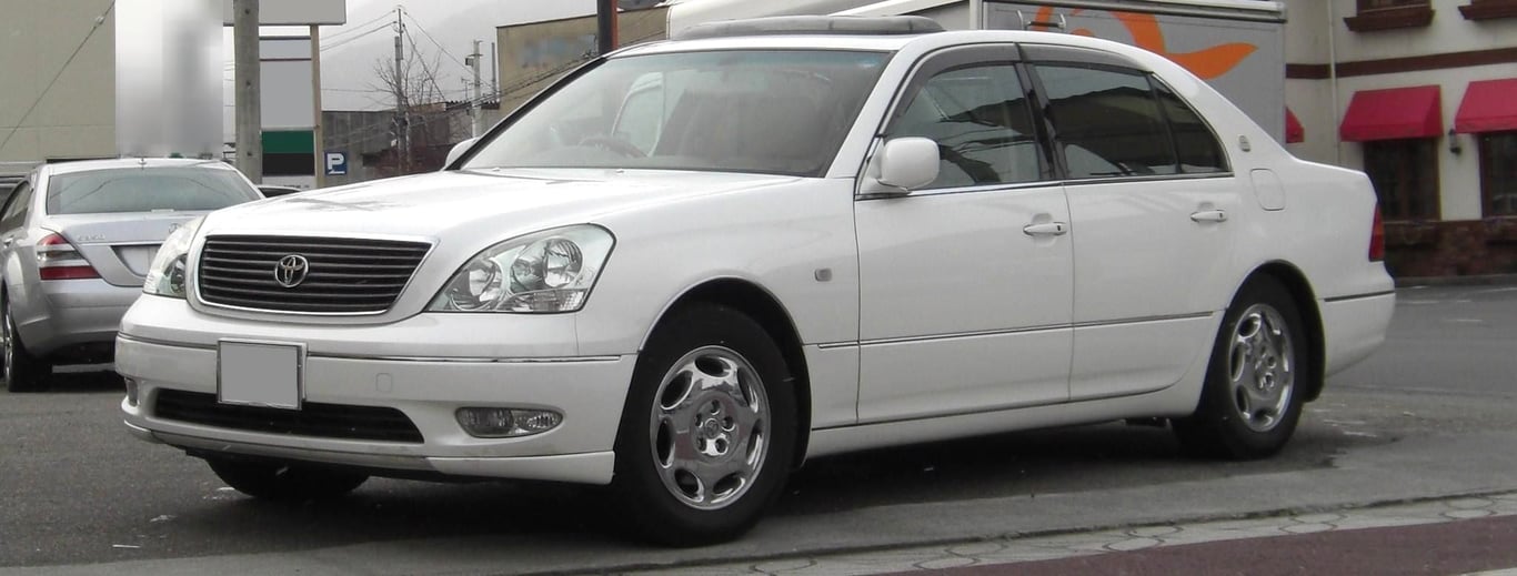 Toyota Celsior sedan of the 2000–2003 body