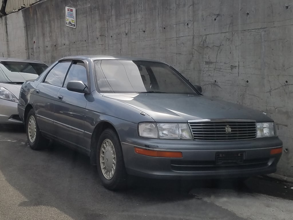 Toyota Crown Royal Saloon hardtop, early model, front three-quarter view