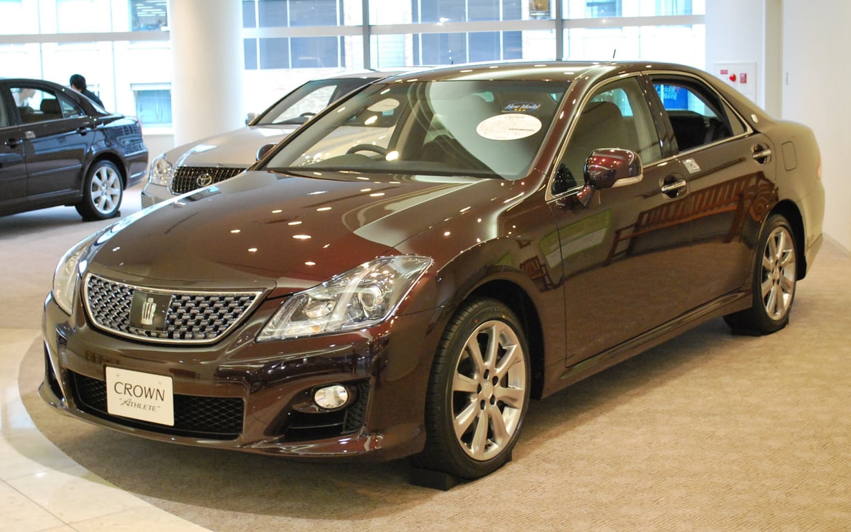 2008 Toyota Crown Athlete (S200), front three-quarter view