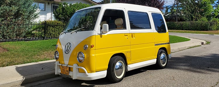 Subaru Sambar kei truck, front three-quarter view