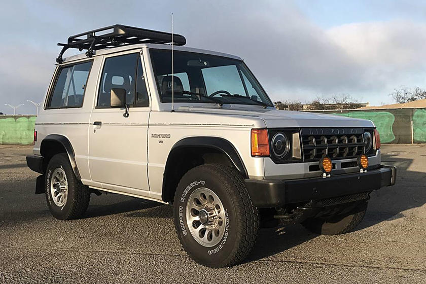 First-generation Mitsubishi Pajero L040 short-wheelbase three-door