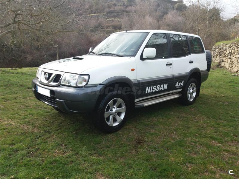 Nissan Terrano exterior view