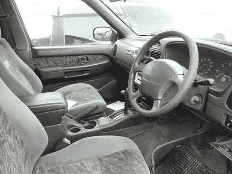 Nissan Terrano interior