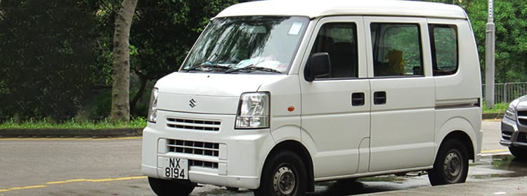 Suzuki Every kei microvan, front three-quarter view