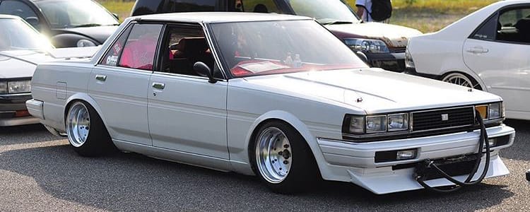 Toyota Cresta — JDM mid-luxury sedan, Mark II/Chaser platform sibling