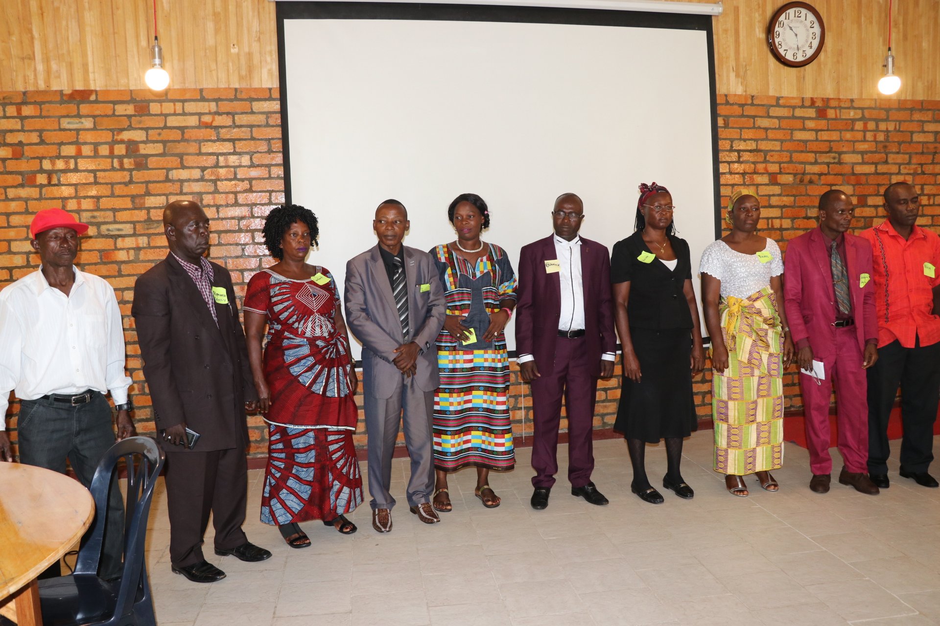 President Ellen Johnson Sirleaf commends the Integrity Idol finalists. Photo: Gbatemah Senah