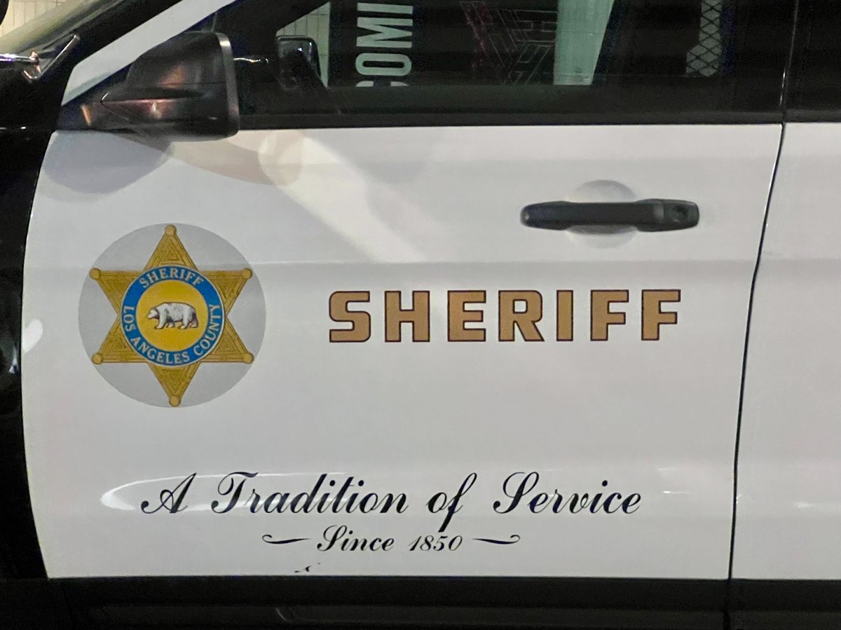 LASD deputy arrested for allegedly smuggling drugs into county jail