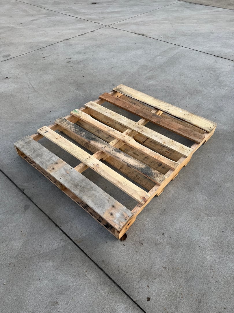 Recycled 48x40 runner pallets