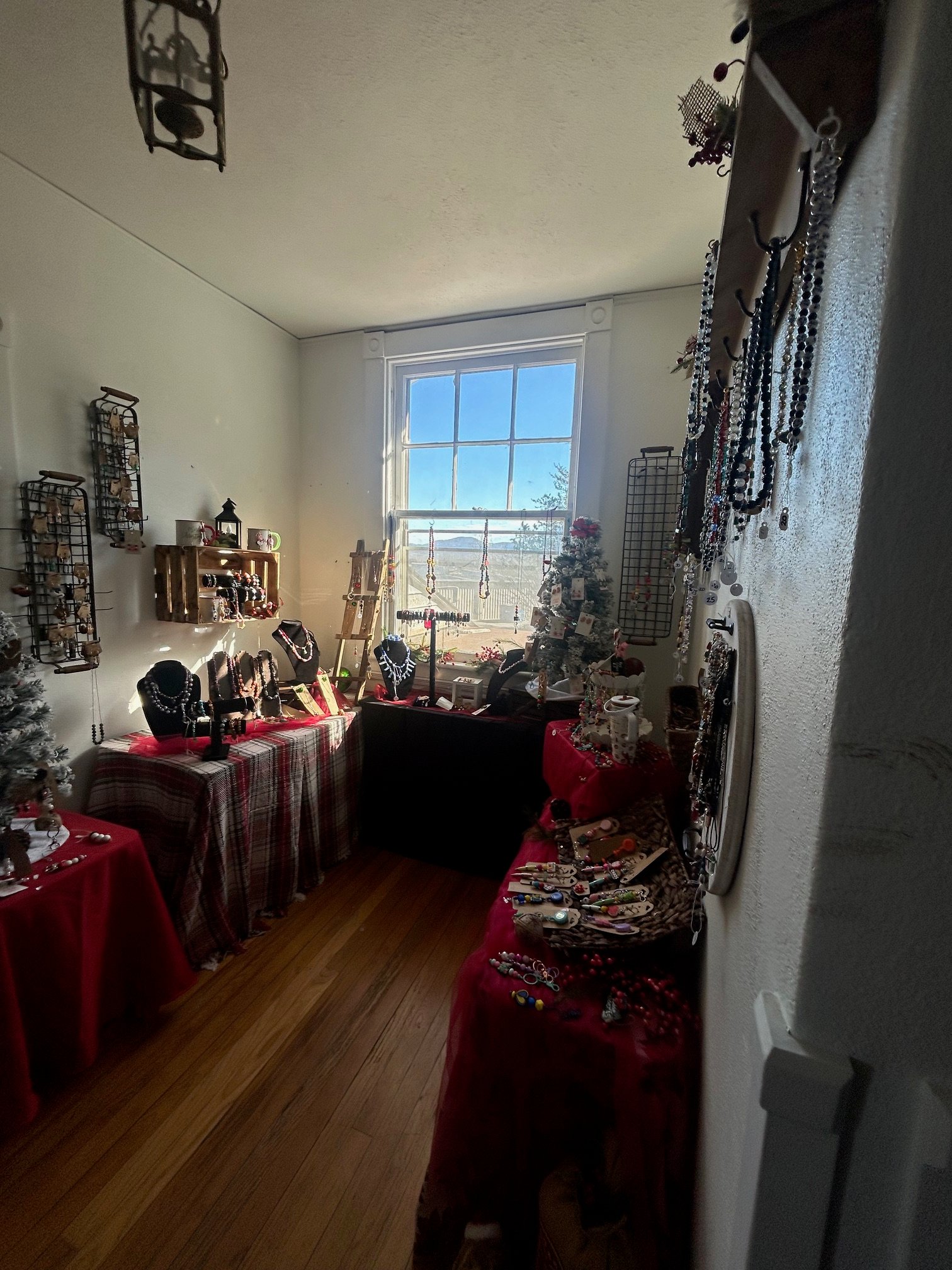 Store gallery showcase