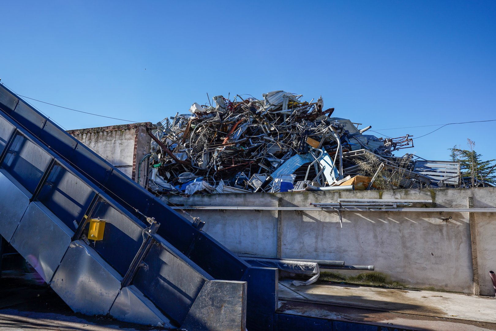 Heap of mixed iron and steel scrap