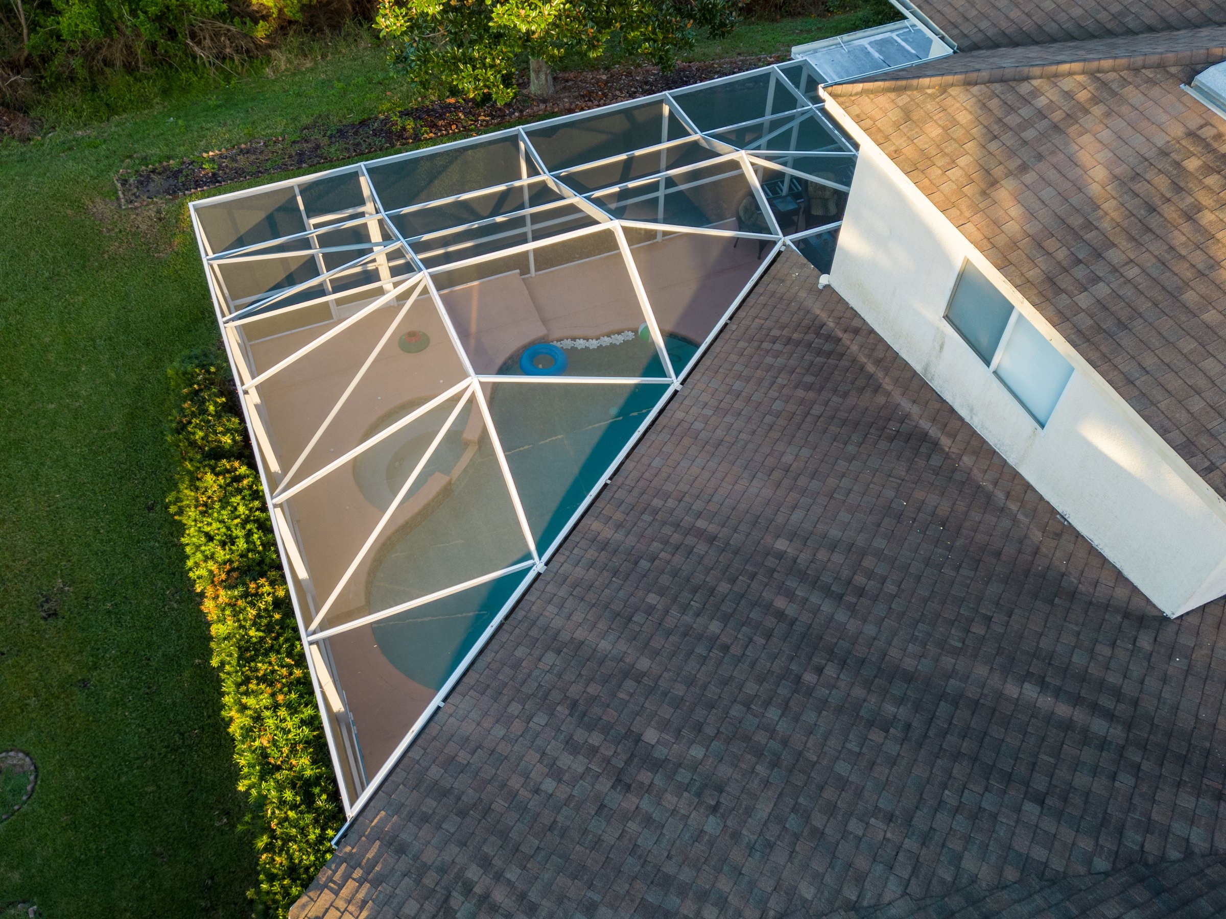 Luxury pool screen enclosure in Tampa