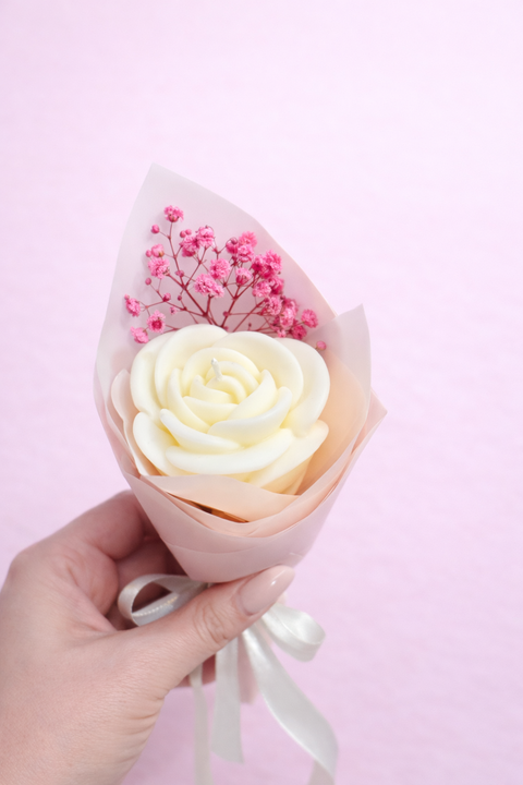 Bukiecik róża Dzień Kobiet