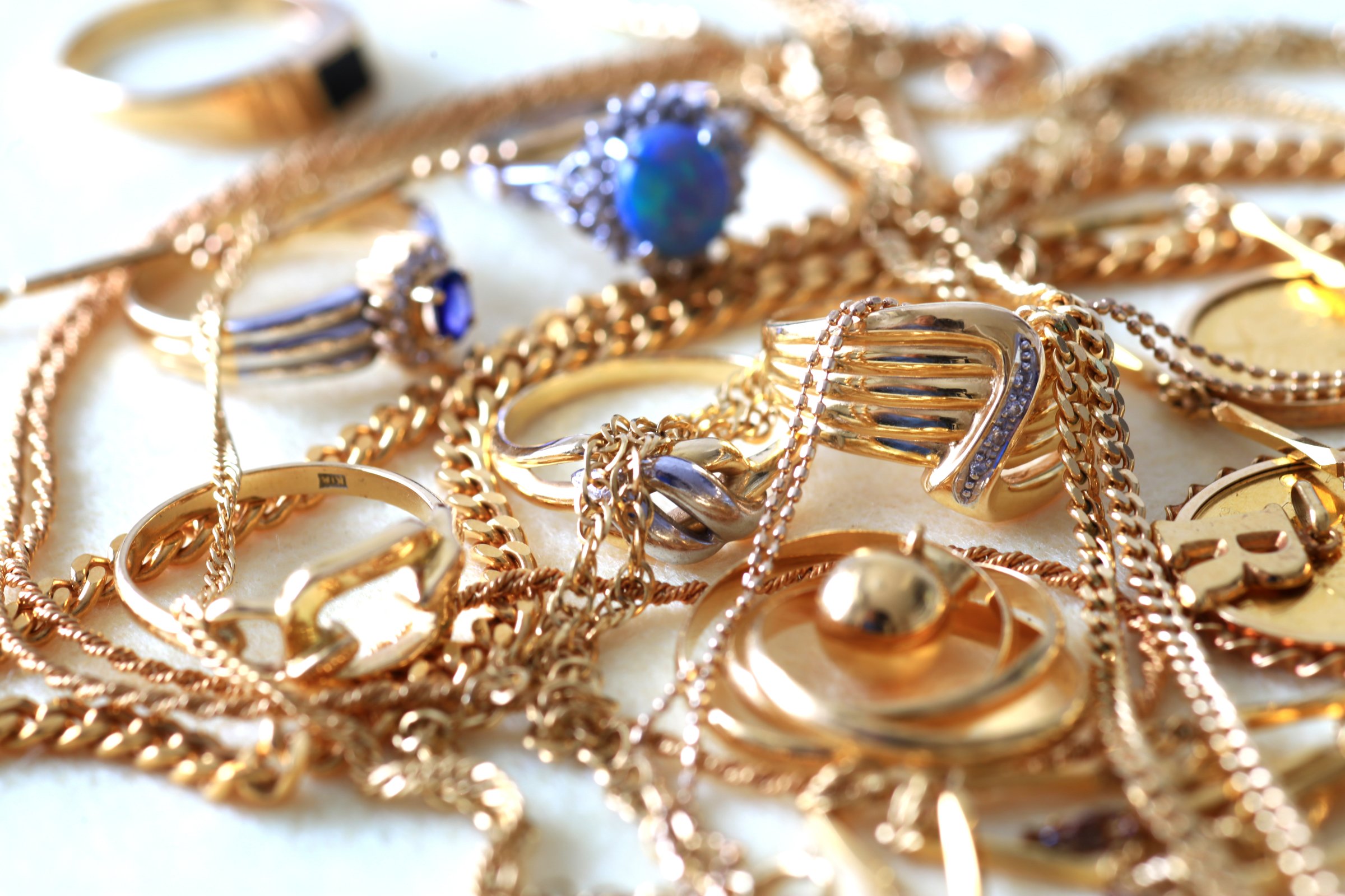 Purchase and trade-in of second-hand precious metals and gold