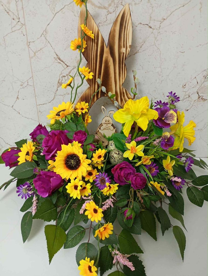 Wielkanocna kompozycja kwiatowa