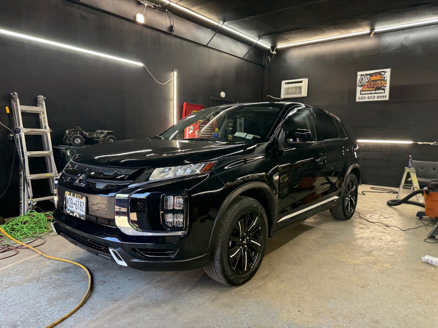 Dip Solution detailing work - interior leather restoration