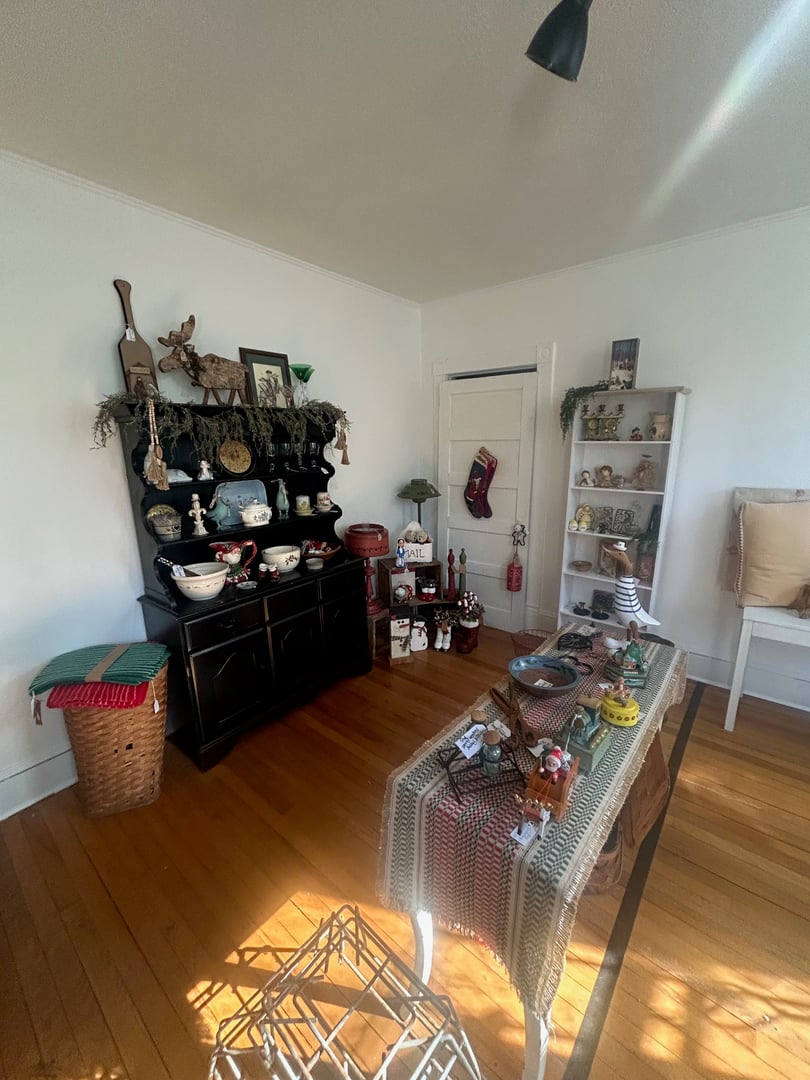 Store gallery showcase