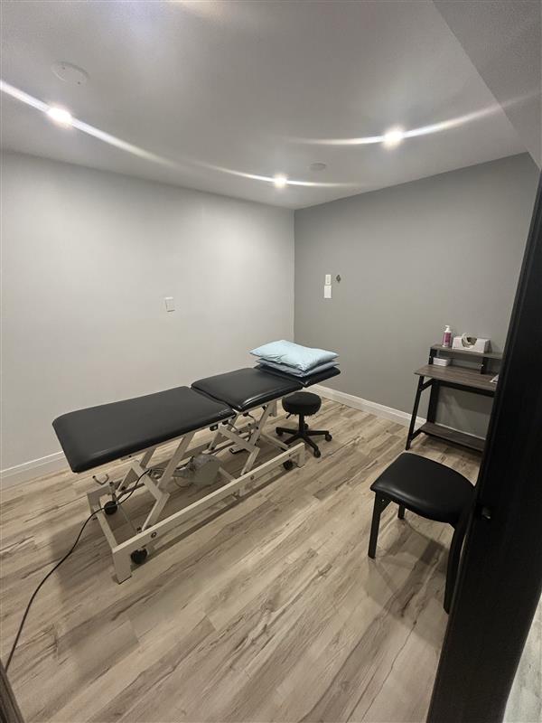 Treatment room at Manotick clinic
