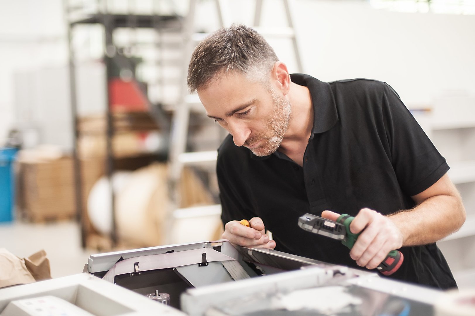 All machines nead maintains. Professional technician troubleshooting and repair the machines in the printing house.