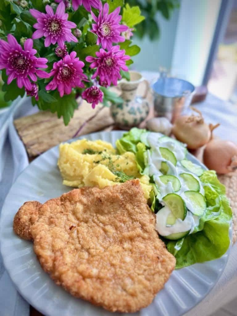 Kotlet schabowy z bigosem