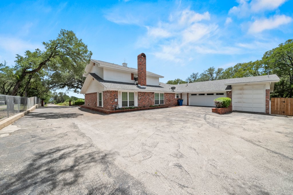 Casita at 699 Floral Avenue