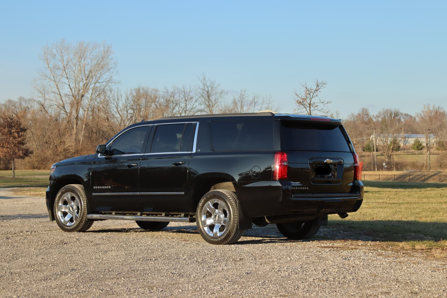 Chevrolet Suburban - Image 3