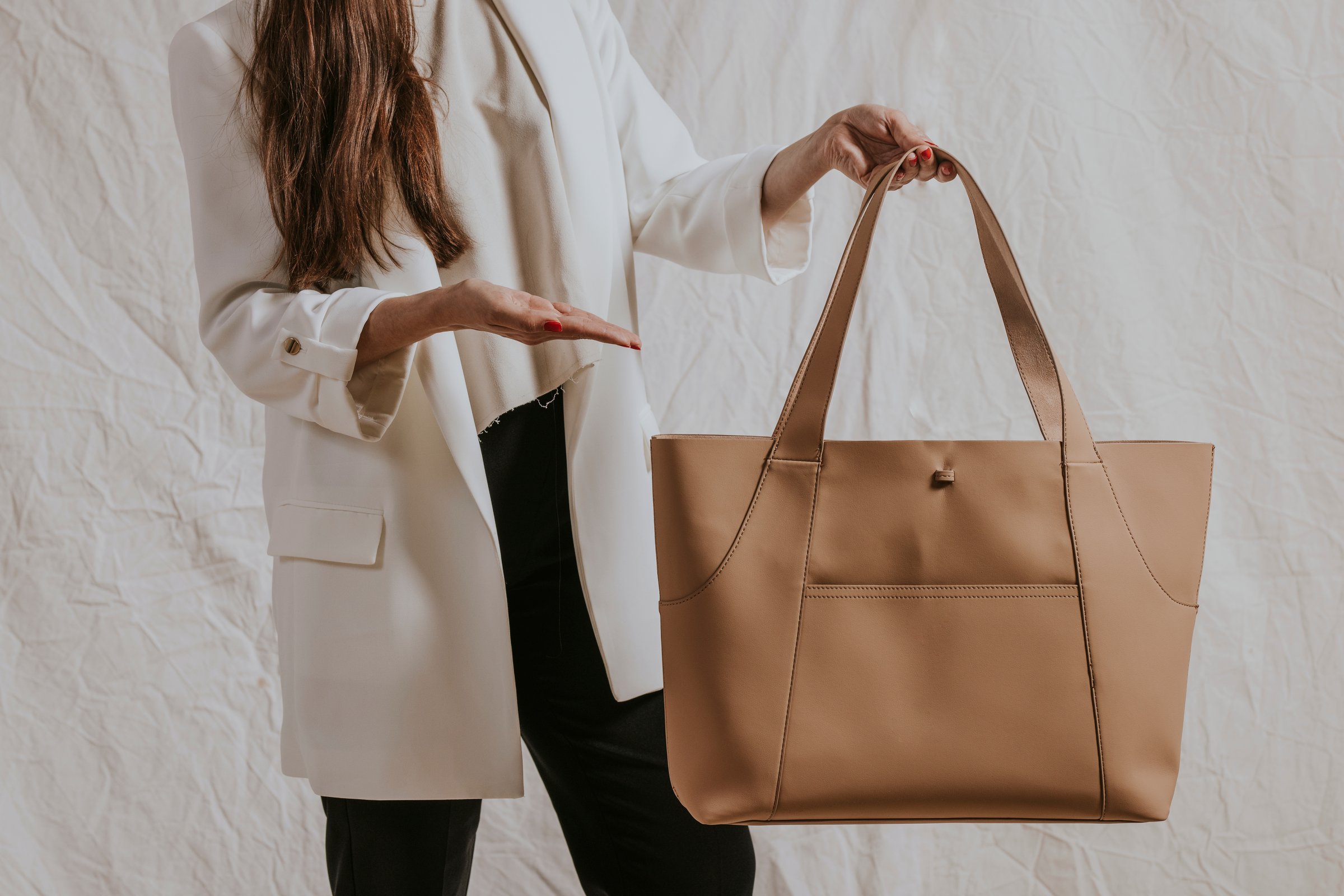 Professional women's beige handbag, business fashion