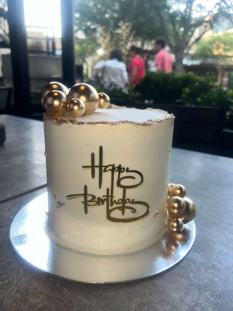 Custom cake by Temptations by Mary