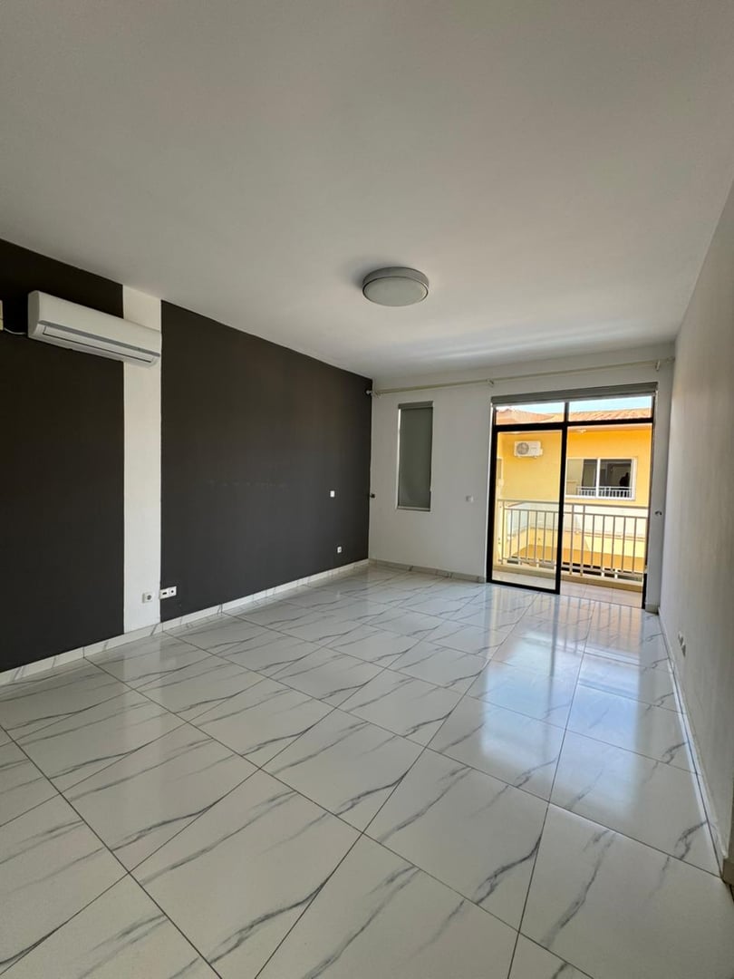 Vivenda V4 - Condomínio Jardim de Rosas