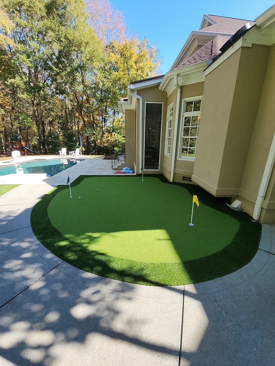 Backyard putting green installation