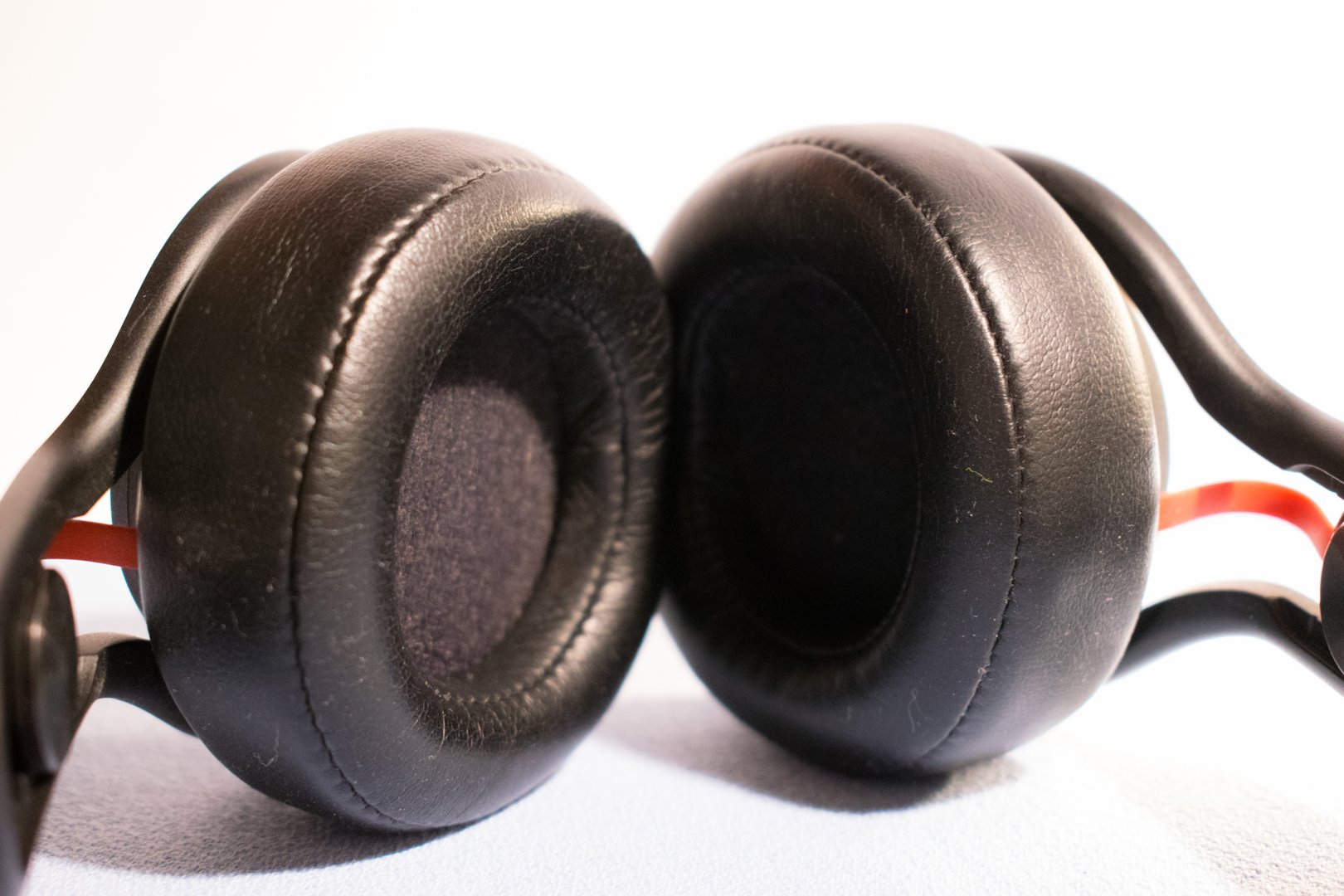 Earphones and headphones