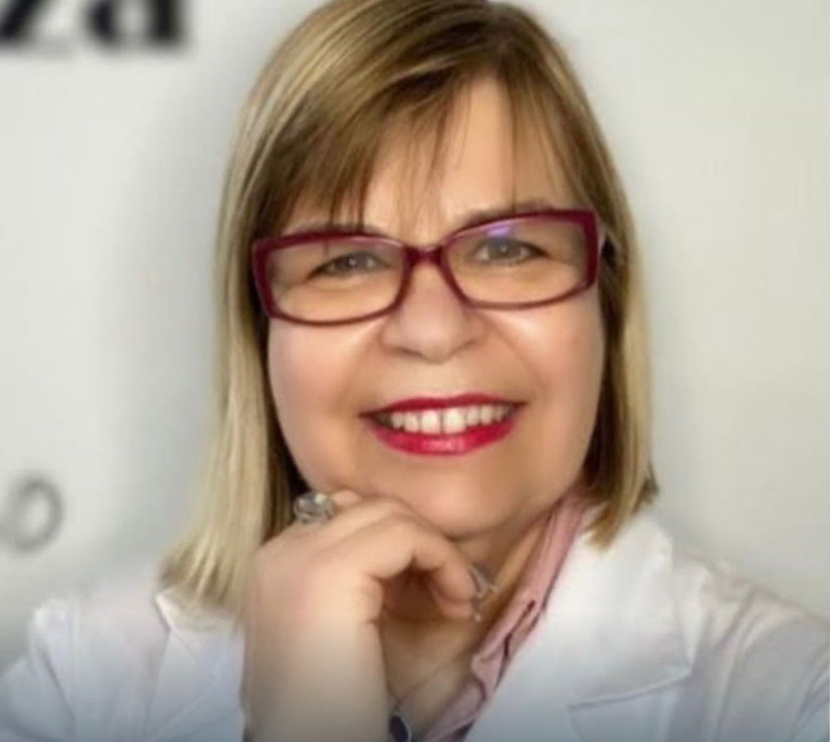 Dra. Emília Júlia Reis - Clínica Geral e Familiar