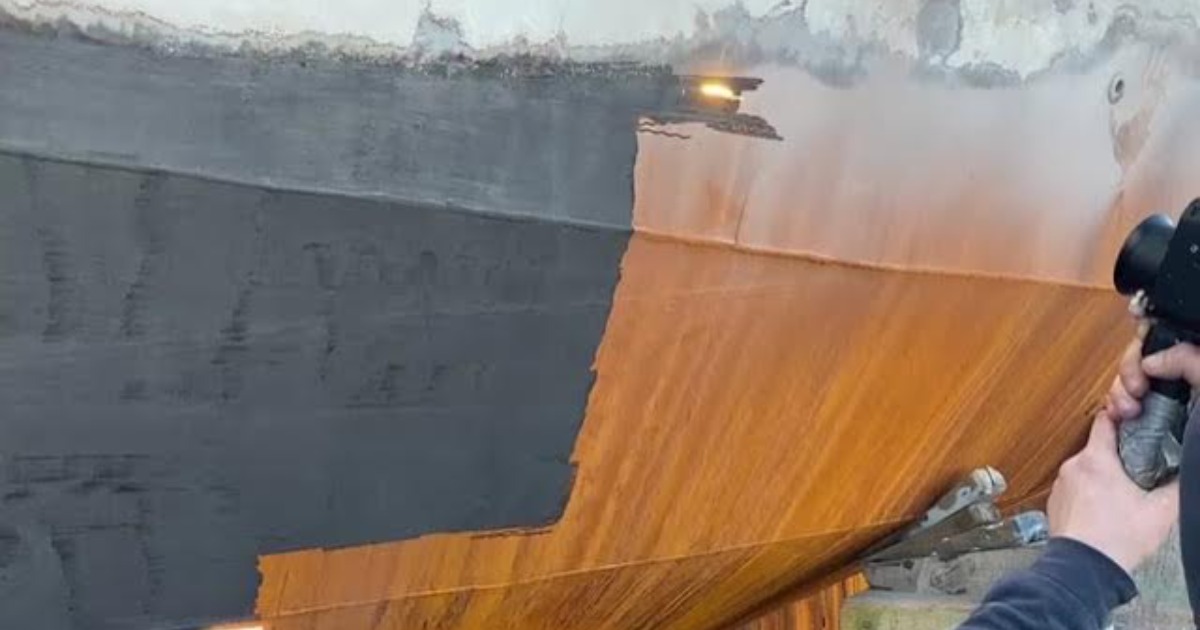 Laser cleaning boat hull