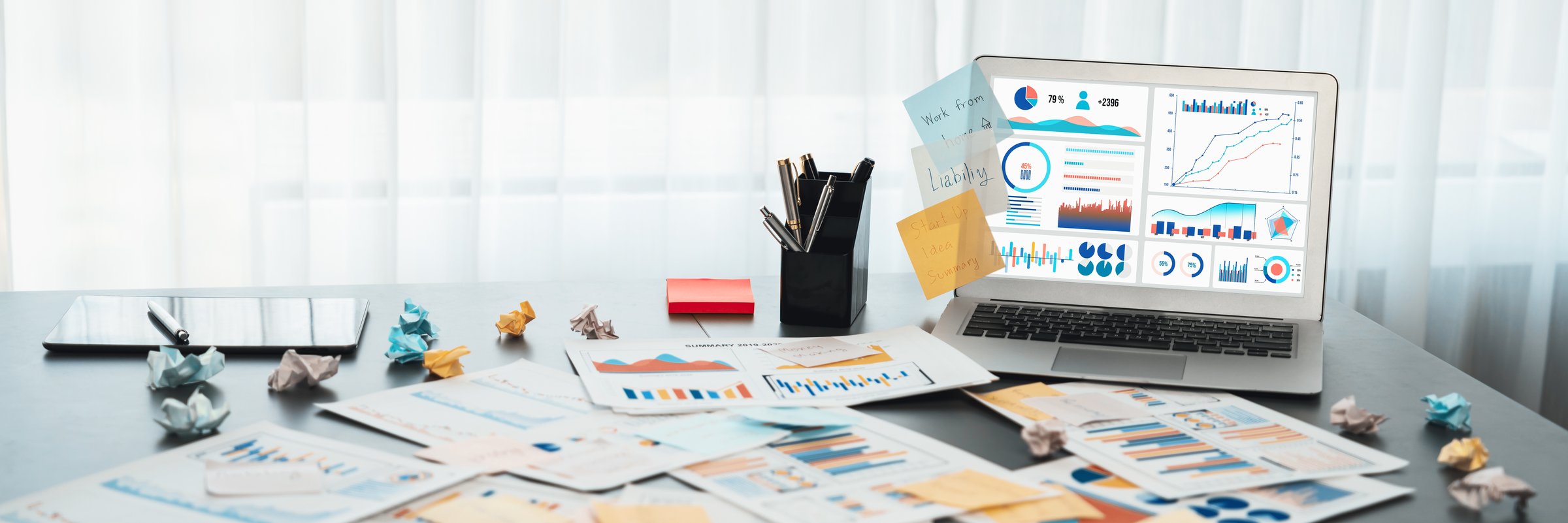 Sticky note for creative and analytic brainstorm for business idea with BI data dashboard on laptop screen. Analysis financial data visualization tech for marketing strategy. Prodigy