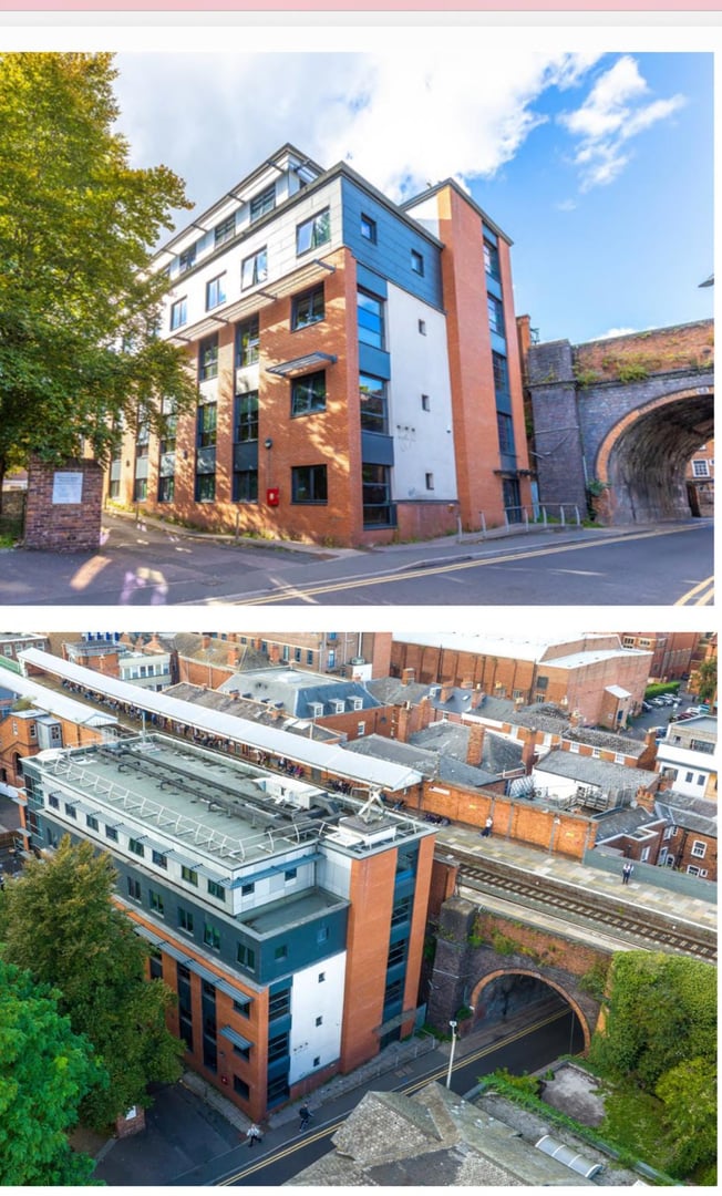 Student accommodation Worcester en-suite room 1