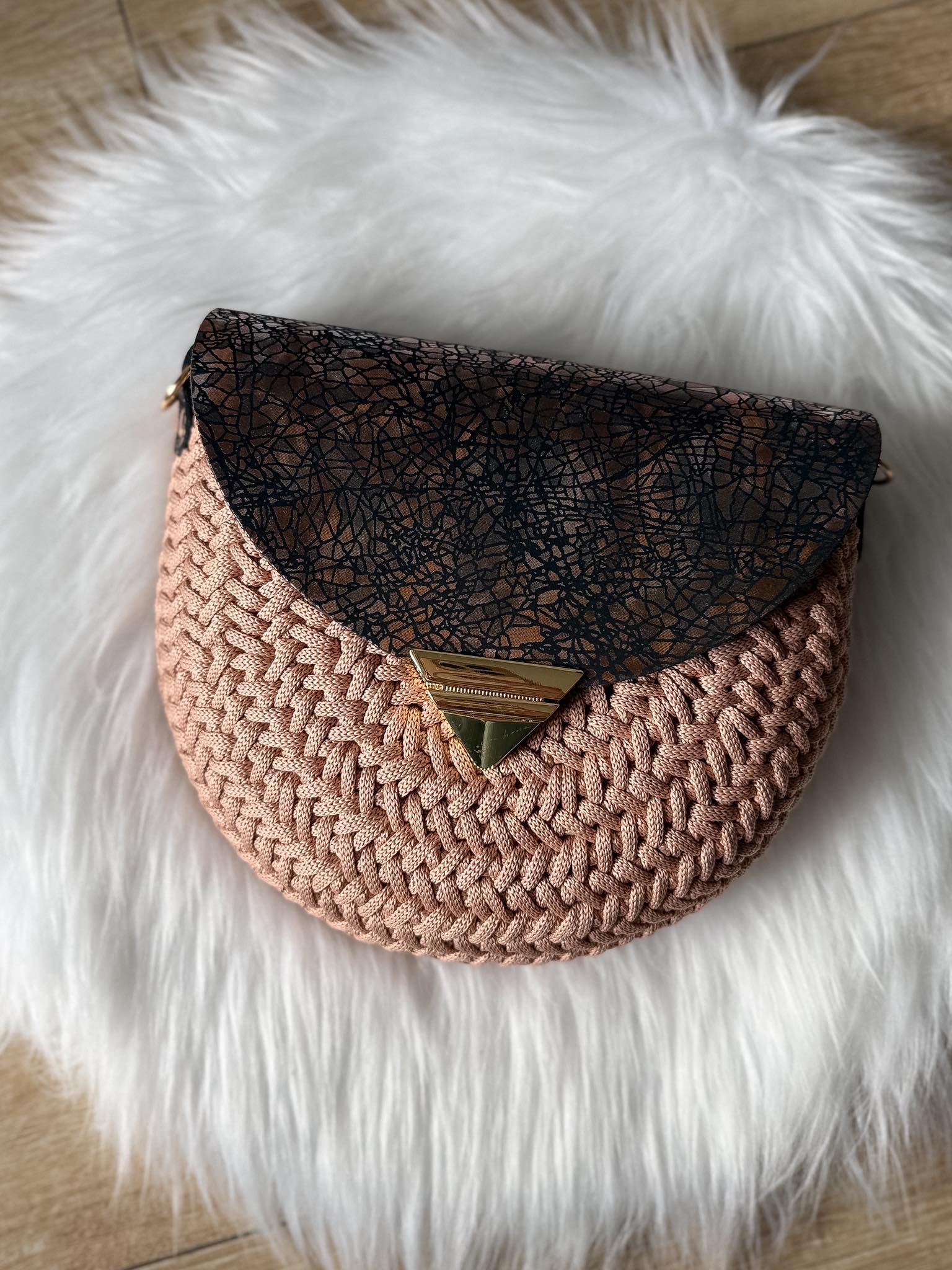 Torebka ręcznie robiona