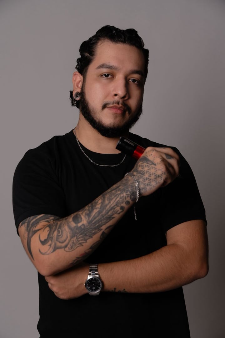 Charly Velasco - Trabajo en tatuaje