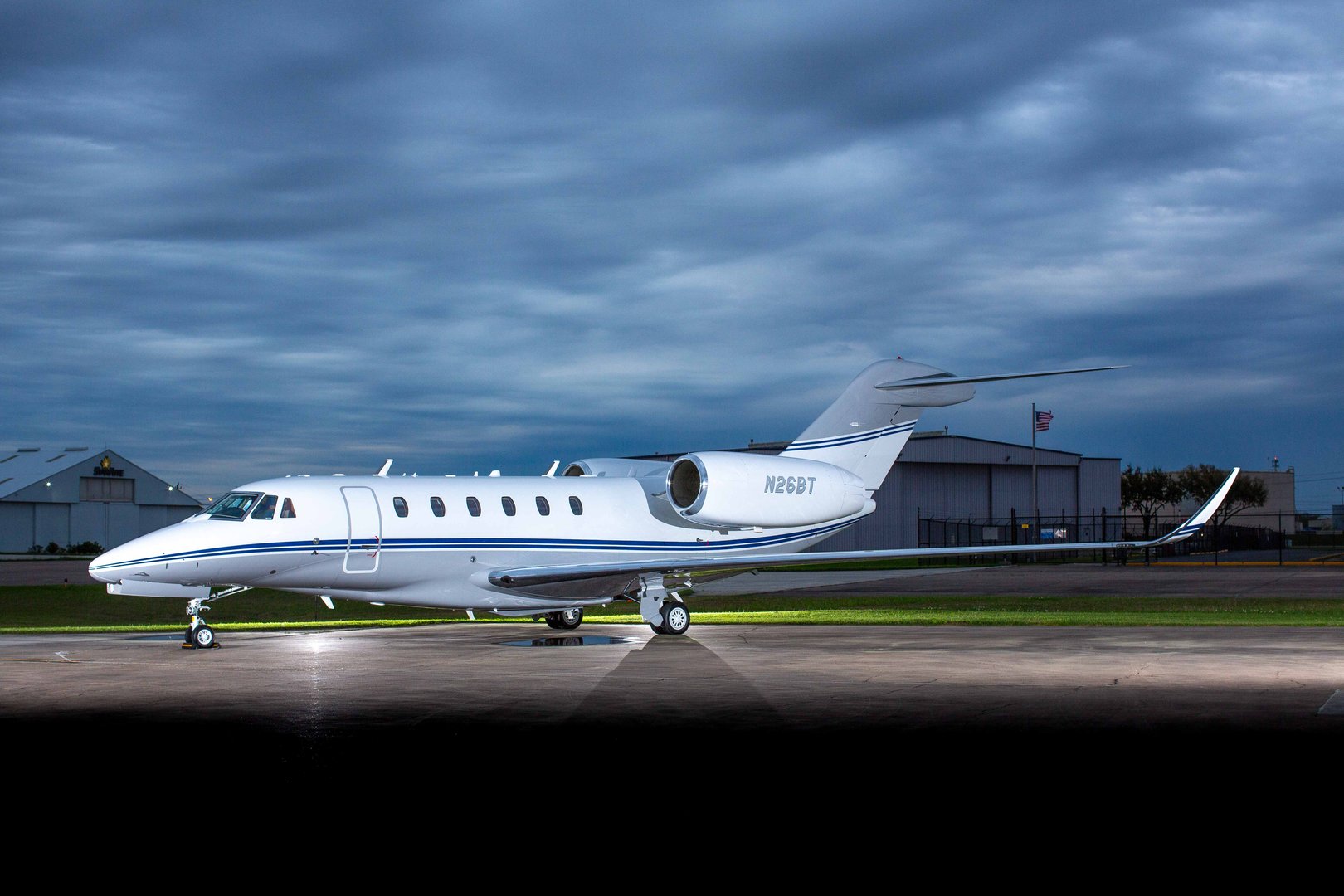 Professional aircraft cleaning and detailing services at Atlanta airports