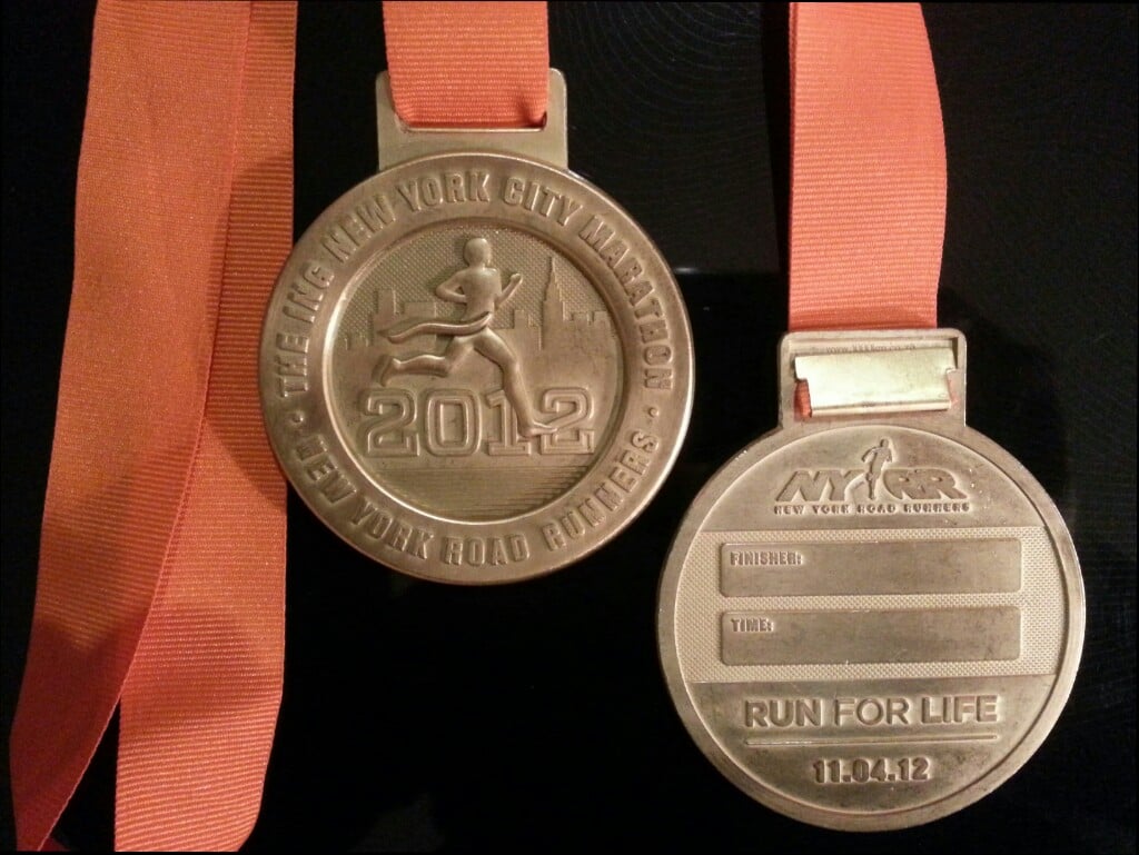 Las medallas del maratón de Nueva York 2012 se entregaron a los corredores inscritos