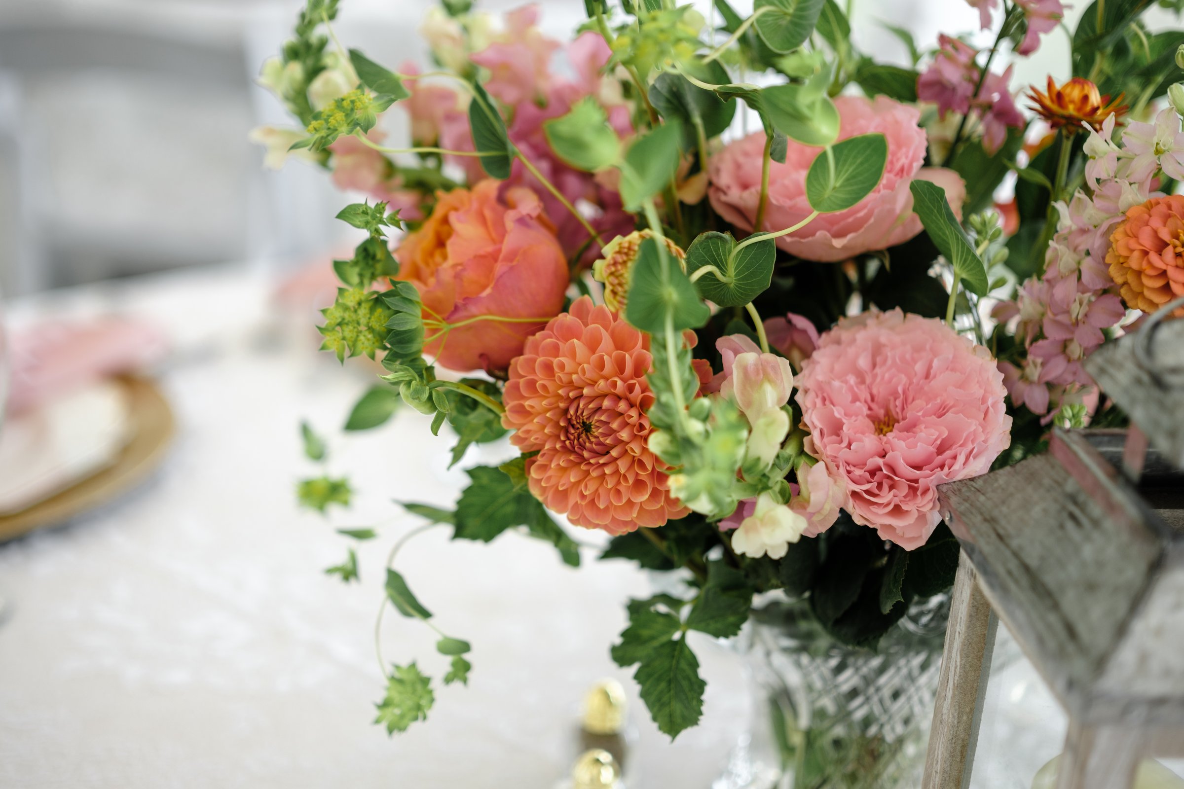 Centerpiece bouquets for a summer wedding